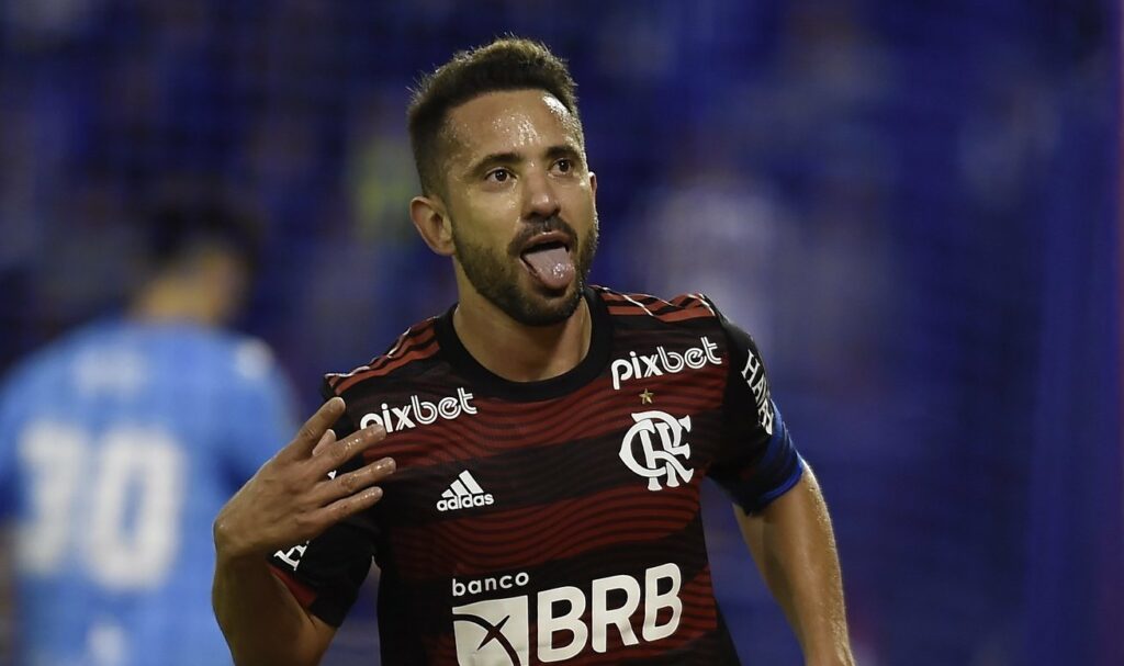 Everton Ribeiro