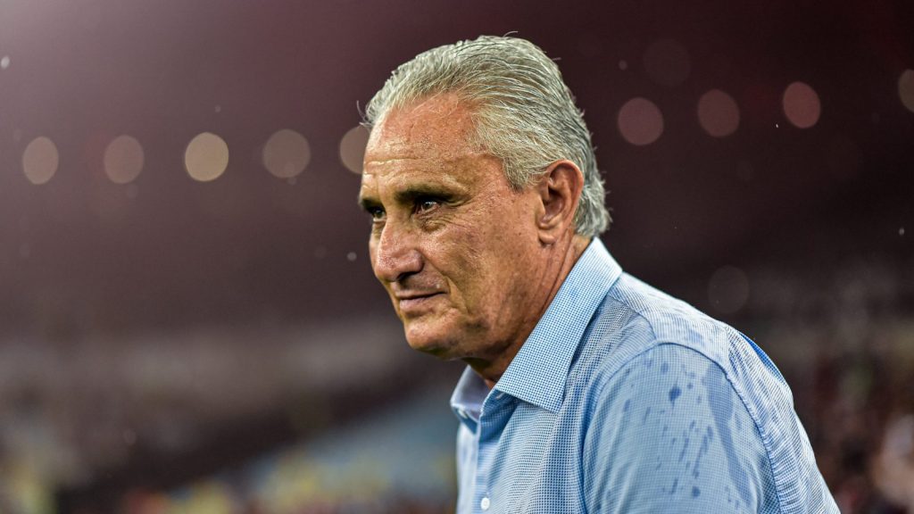 Tite, ex-técnico da Seleção Brasileira e atualmente no Flamengo - Foto: Thiago Ribeiro/AGIF