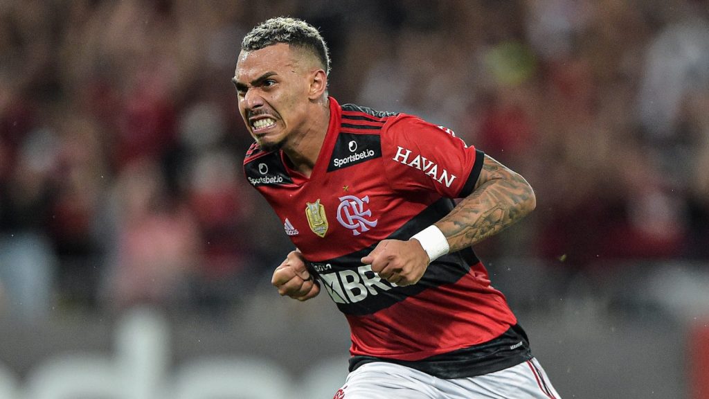 Matheuzinho, jogador do Flamengo - Foto: Thiago Ribeiro/AGIF