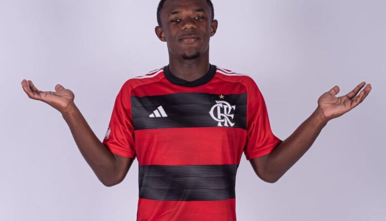 Atacante foi campeão na base do Flamengo em 2023. (Foto: Reprodução/Instagram/ Bidu)
