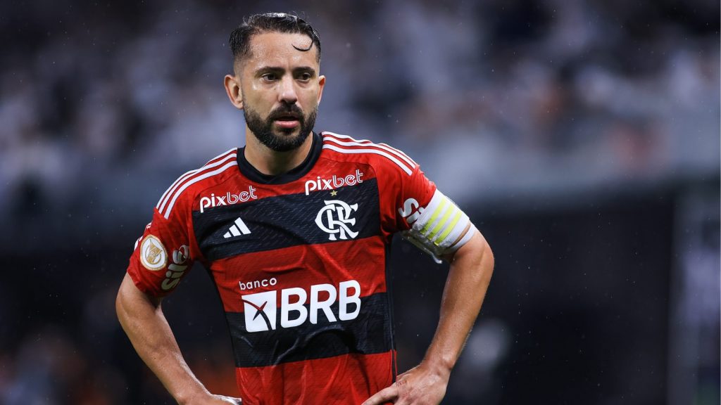 Éverton Ribeiro, ex-jogador do Flamengo - Foto: Marcello Zambrana/AGIF