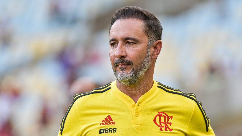 Vitor Pereira, ex-técnico do Flamengo - Foto: Thiago Ribeiro/AGIF