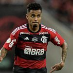 Allan, meio-campista do Flamengo - Foto: Thiago Ribeiro/AGIF