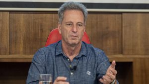 Foto: Paula Reis / Flamengo - A diretoria do Flamengo vem olhando além do elenco principal para a busca de reforços no mercado