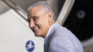 Foto: Lucas Figueiredo/CBF - Tite preferiu realizar a mudança para evitar maior desgastes no elenco do Flamengo