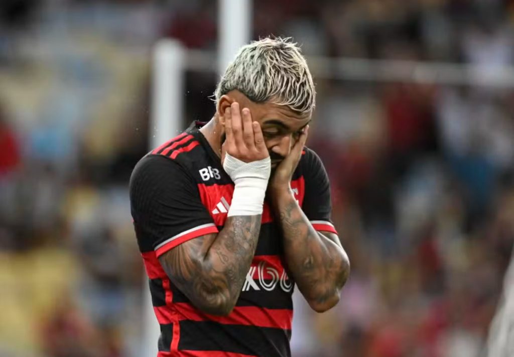 Foto: Divulgação/Flamengo - O jogador foi flagrado durante treinamento realizado em condomínio na Zona Oeste do Rio de Janeiro