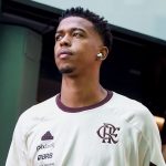 Foto: Reprodução / Flamengo - Carlinhos é alvo do Vitória