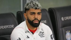Foto: Pedro H. Tesch/Getty Images - Diretoria do Flamengo vem trabalhando para reverter a situação do jogador