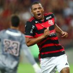 Foto: Gilvan de Souza / CRF - Flamengo quer garantir a permanência de De La Cruz na equipe