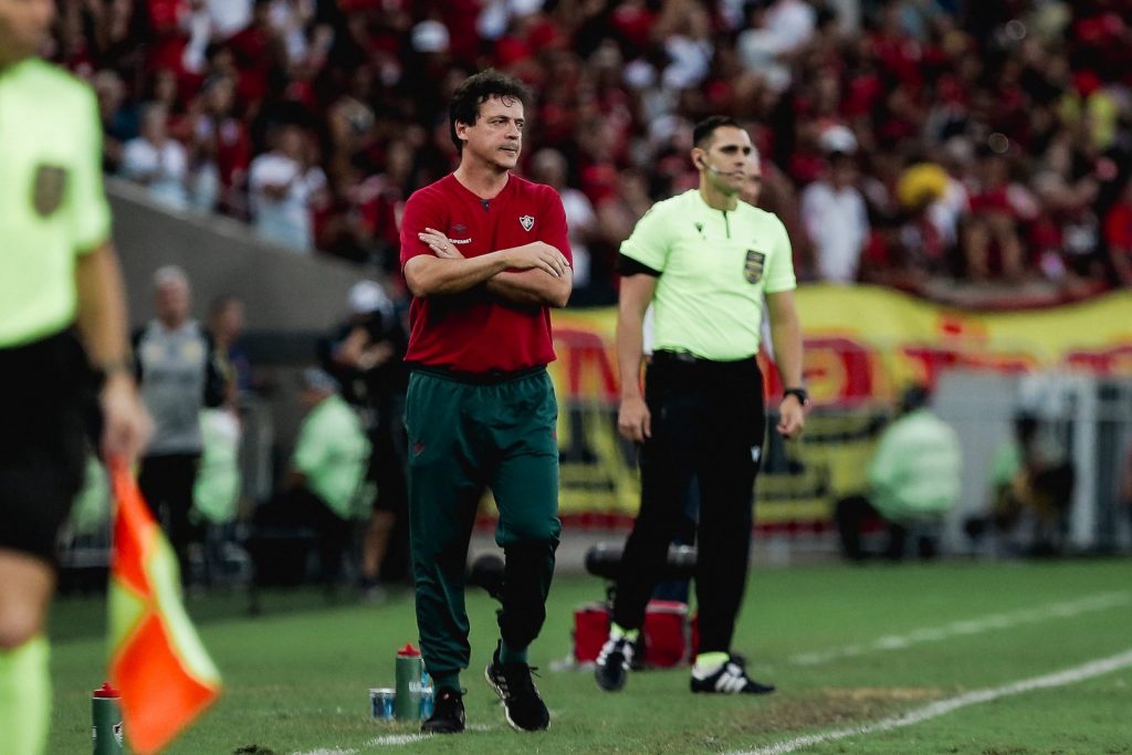 FOTO DE LUCAS MERÇON / FLUMINENSE FC - Flamengo venceu e se garantiu na liderança
