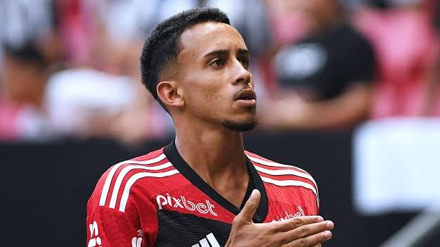 Foto: Marcelo Cortes / Flamengo - Matheus tem futuro definido na Gávea