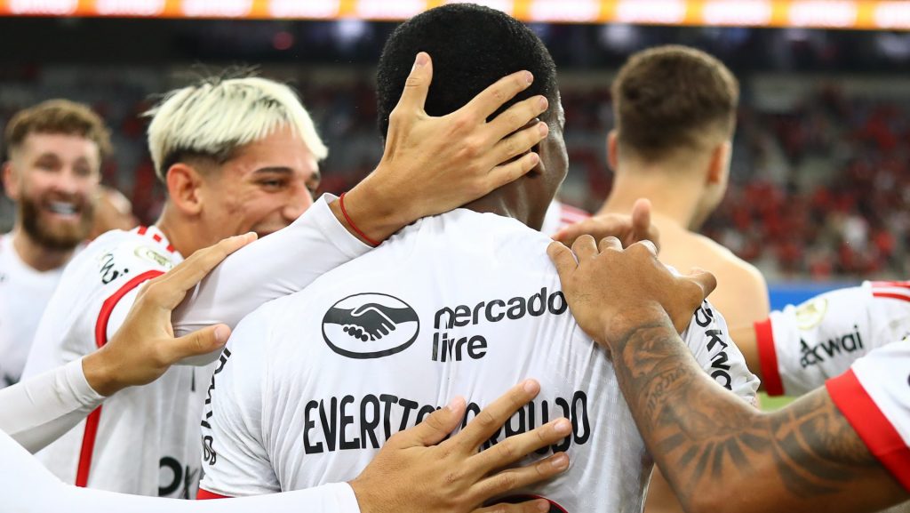 Foto: Gilvan de Souza / Flamengo - Derrota incomodou bastante o adversário que vai realizar uma reclamação à CBF