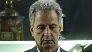 Foto: Gabriel de Paiva/ Agência O Globo - Landim é surpreendido com decisão do STJD