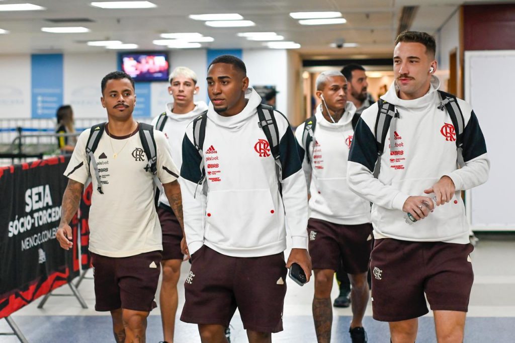 Foto: Marcelo cortes / Flamengo - Lorran tem futuro definido no Flamengo