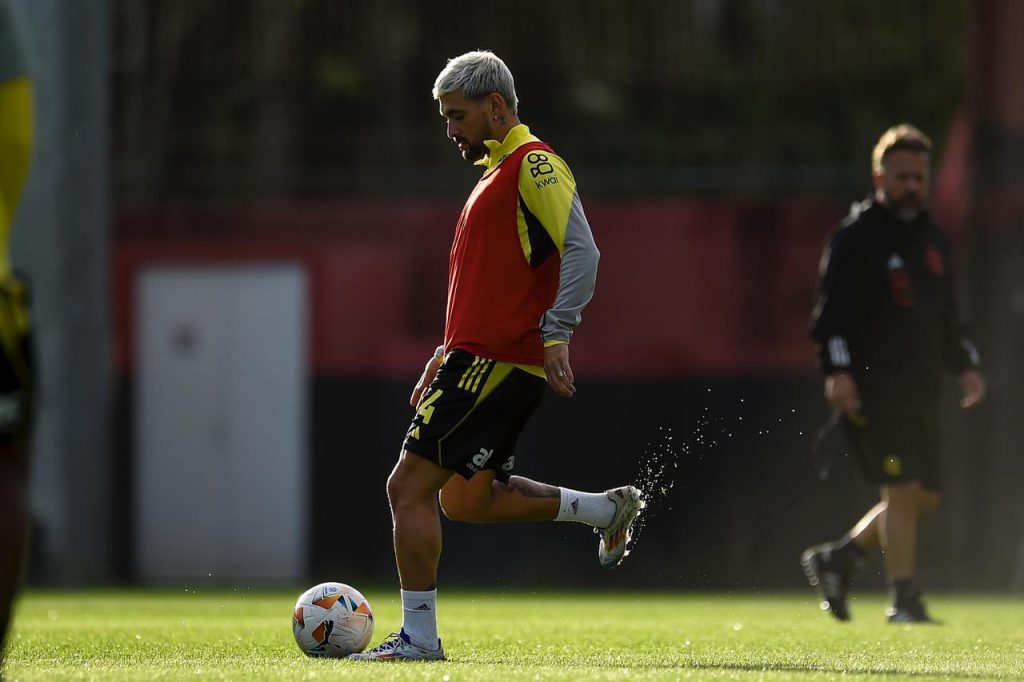 Foto: Marcelo Cortes / Flamengo - Futuro de Arrasceta tem definição no Flamengo