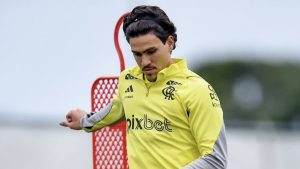 Foto: Marcelo Cortes / Flamengo - Pedro, mesmo longe dos gramados, vem despertando o interesse de equipes do futebol internacional
