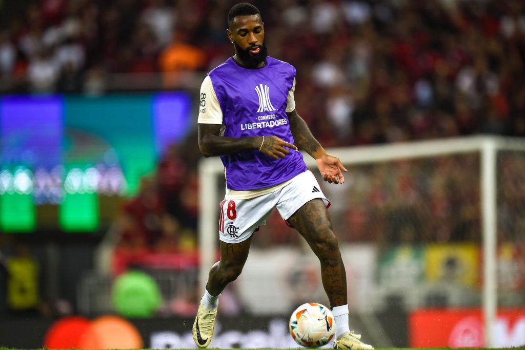 Foto: Marcelo Cortes / Flamengo - Gerson saiu mancando do Maracanã e se posicionou no Flamengo