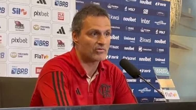 Foto: Marcelo Rizzo / Itatiaia - O dirigente fez revelação sobre futuro de lateral após interesse de clube inglês