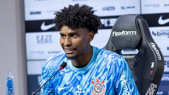 Foto: Rodrigo Coca / Agência Corinthians - Hugo Souza vem se destacando no Corinthians e deve ser negociado em definitivo pelo Flamengo