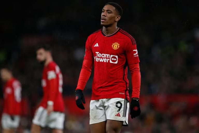 Foto: Getty Images - Anthony Martial é visto como uma solução para a ausência de Pedro