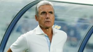 Foto: IMAGO / AFLOSPORT - Luis Castro abriu o jogo sobre procura do Flamengo