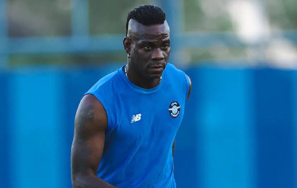 Foto:Yukatel Adana Demirspor/Divulgação - Balotelli quer atuar no Flamengo e aceitou reduzir pedida