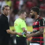 Foto: Wagner Meier/Getty Images - Filipe Luís abriu o jogo sobre Gabigol no Flamengo