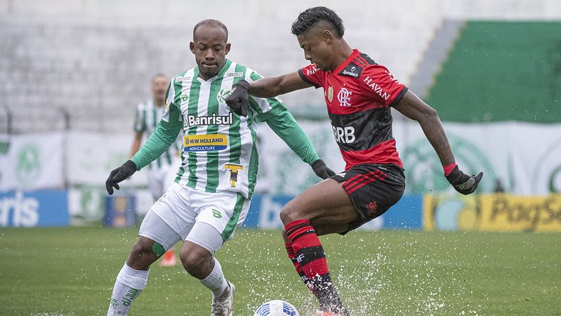 Foto: Alexandre Vidal / Flamengo - Flamengo busca se manter no G-4 da competição