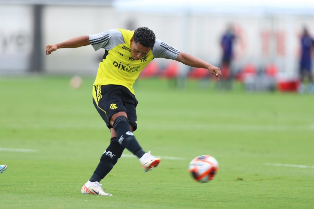 Daniel em treino do Flamengo