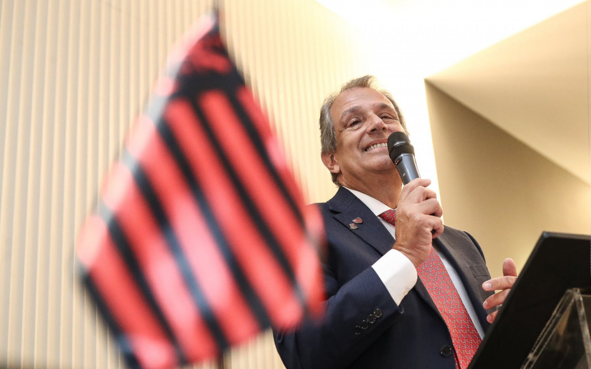 Flamengo: Novo Patrocínio Bilionário Agita o Futebol Brasileiro!
