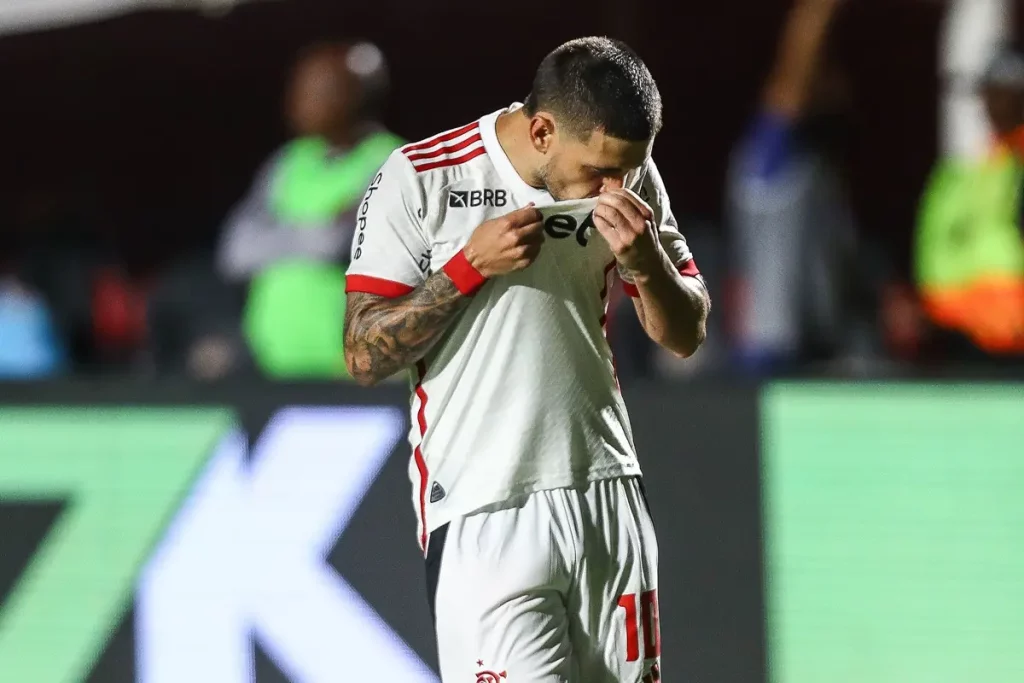 Arrascaeta celebra seu gol