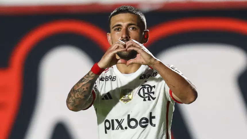 Arrascaeta em momento de jogo decisivo